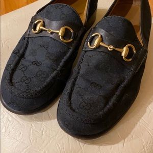 Pre-Owned Black w/ Gold Gucci Loafers Sz. 7.5
